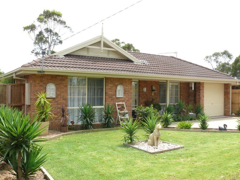 111 Bay Road, Eagle Point VIC 3878