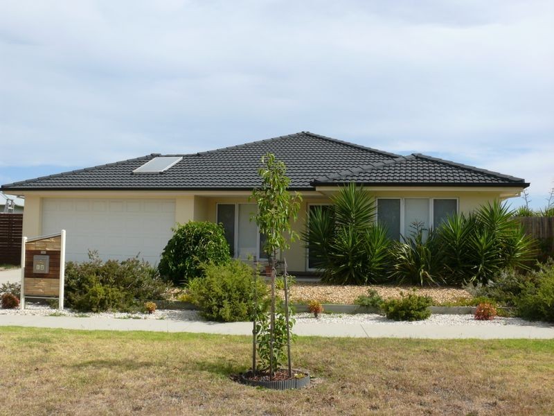 12 The Grange, Paynesville VIC 3880