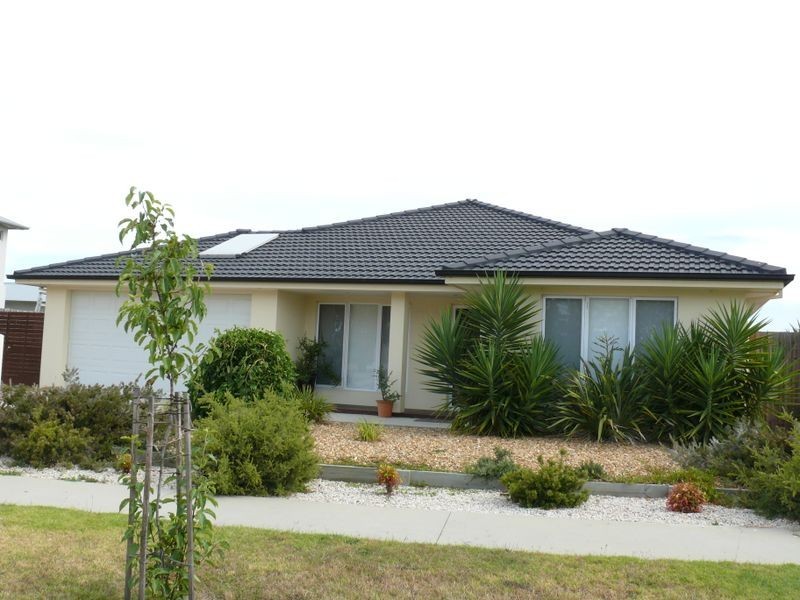 12 The Grange, Paynesville VIC 3880