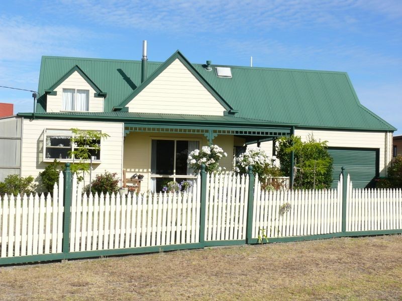 3 Kings Road, Paynesville VIC 3880