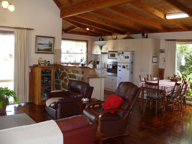 3 Kings Road, Paynesville VIC 3880