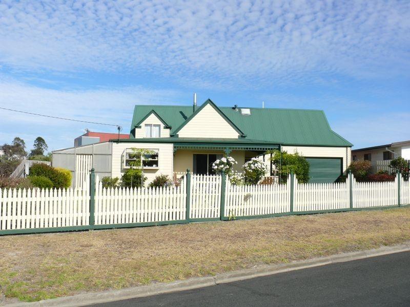 3 Kings Road, Paynesville VIC 3880