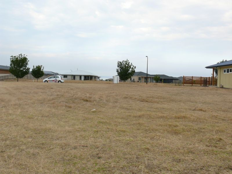 24 Eagle Bay Terrace, Eagle Point VIC 3878