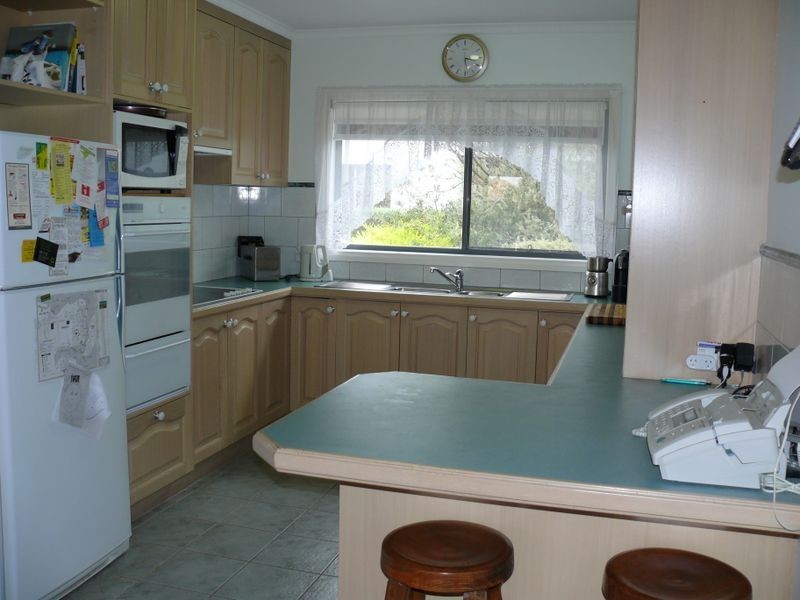 Apartment 2/14 Victoria Street, Paynesville VIC 3880