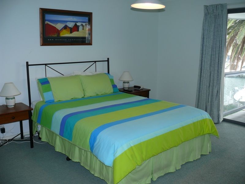 Apartment 2/14 Victoria Street, Paynesville VIC 3880