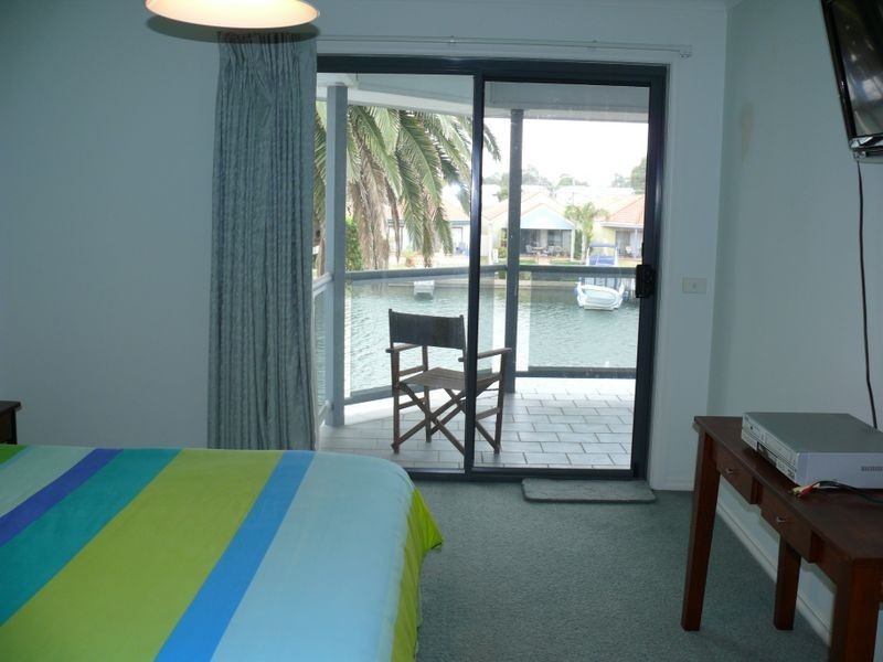 Apartment 2/14 Victoria Street, Paynesville VIC 3880