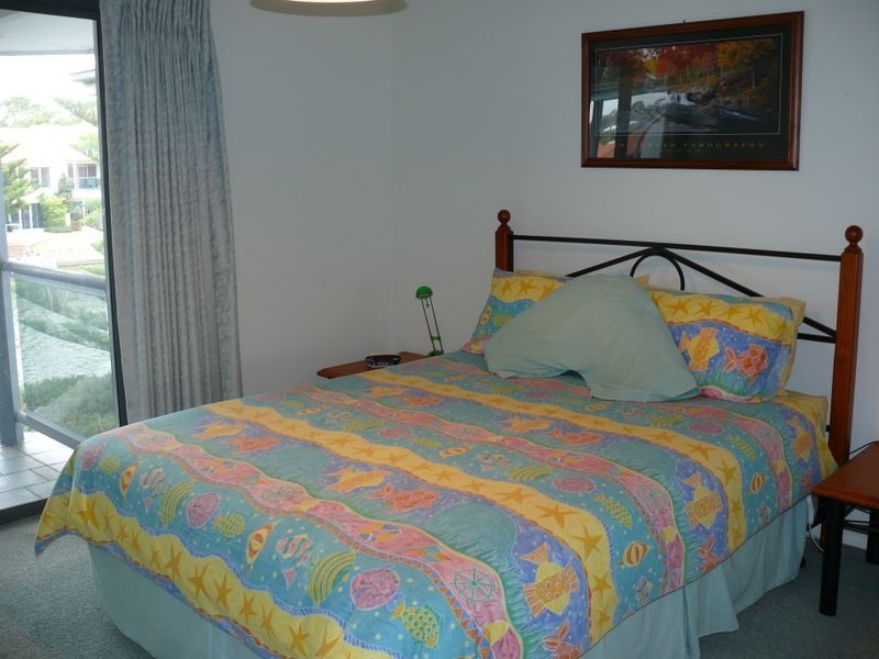 Apartment 2/14 Victoria Street, Paynesville VIC 3880