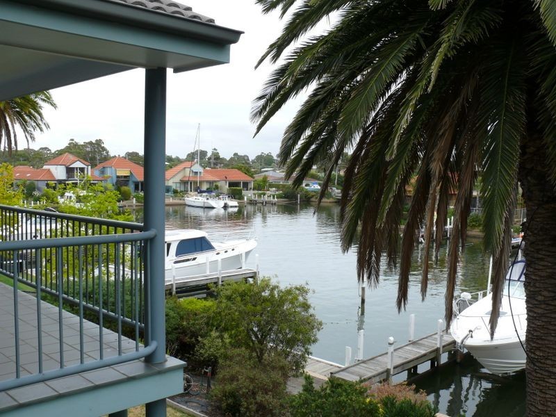 Apartment 2/14 Victoria Street, Paynesville VIC 3880