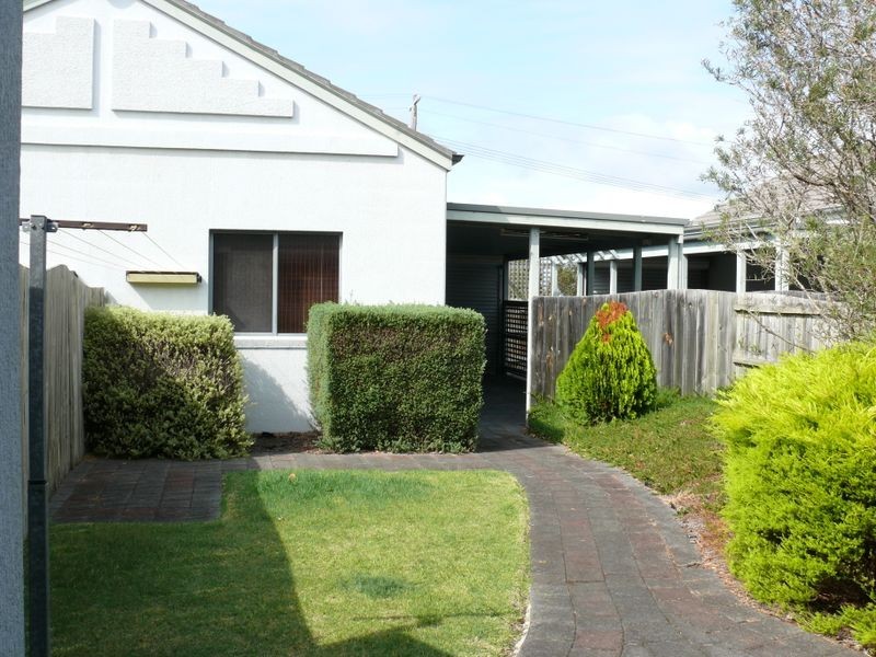 Apartment 2/14 Victoria Street, Paynesville VIC 3880