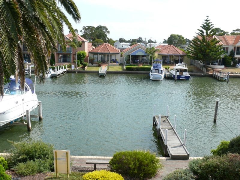 Apartment 2/14 Victoria Street, Paynesville VIC 3880