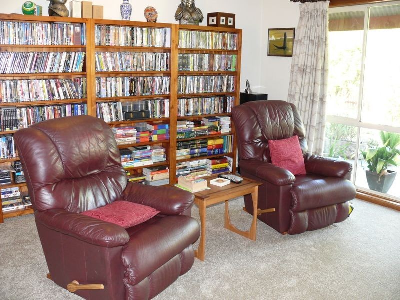 17 Vaughan Street, Paynesville VIC 3880