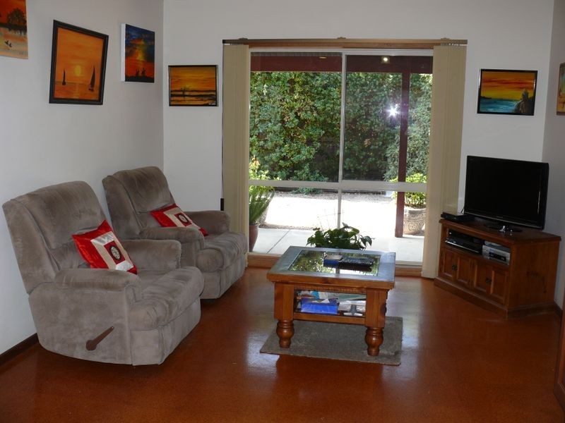 17 Vaughan Street, Paynesville VIC 3880