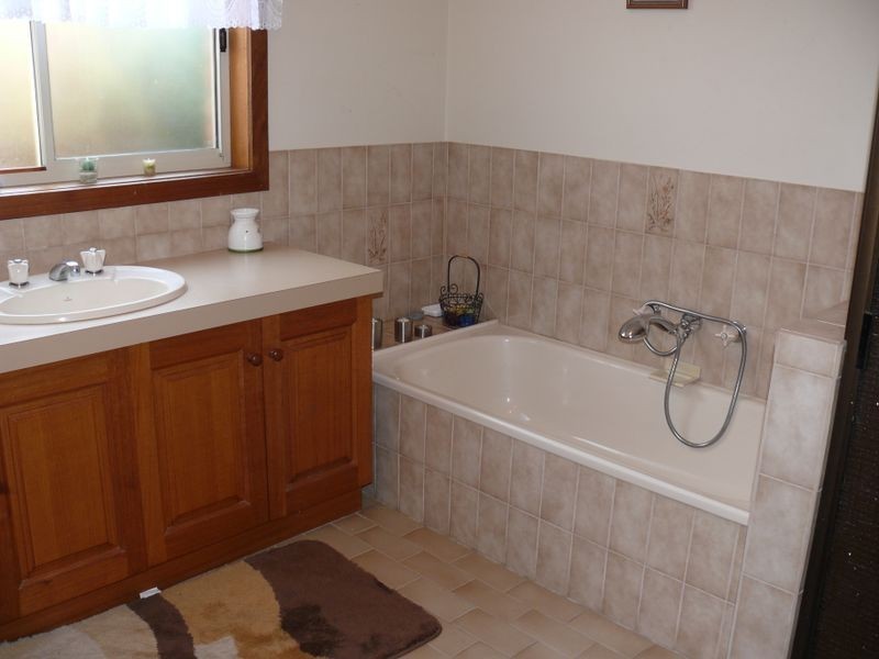 17 Vaughan Street, Paynesville VIC 3880