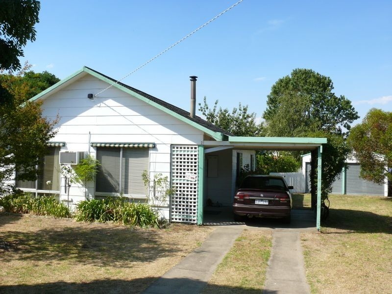 29 McMillan Grove, Paynesville VIC 3880