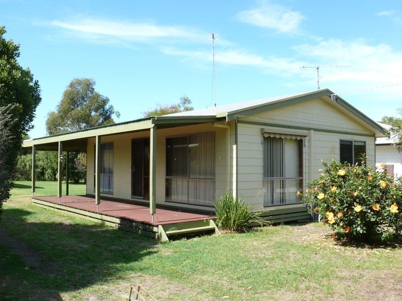 29 Sixth Avenue, Raymond Island VIC 3880