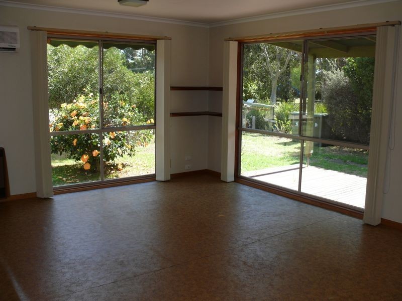29 Sixth Avenue, Raymond Island VIC 3880