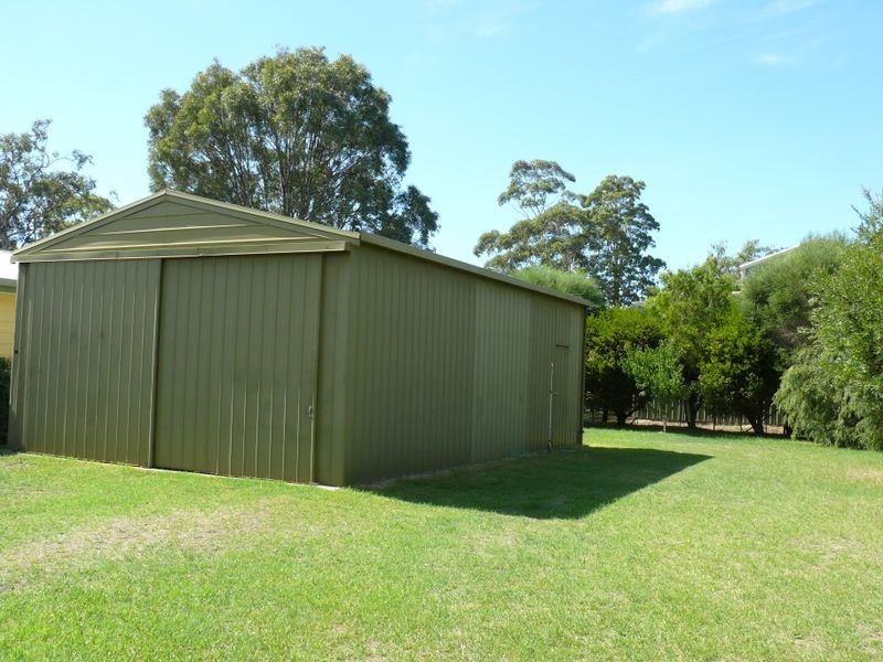 29 Sixth Avenue, Raymond Island VIC 3880