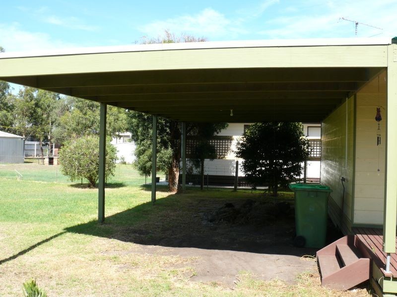 29 Sixth Avenue, Raymond Island VIC 3880