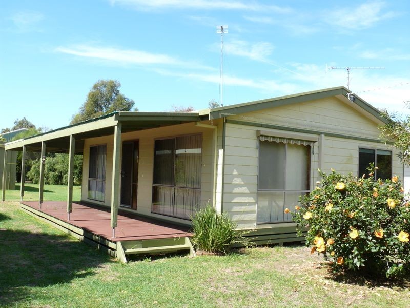 29 Sixth Avenue, Raymond Island VIC 3880