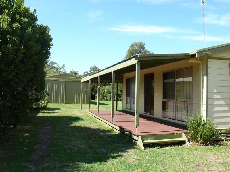 29 Sixth Avenue, Raymond Island VIC 3880