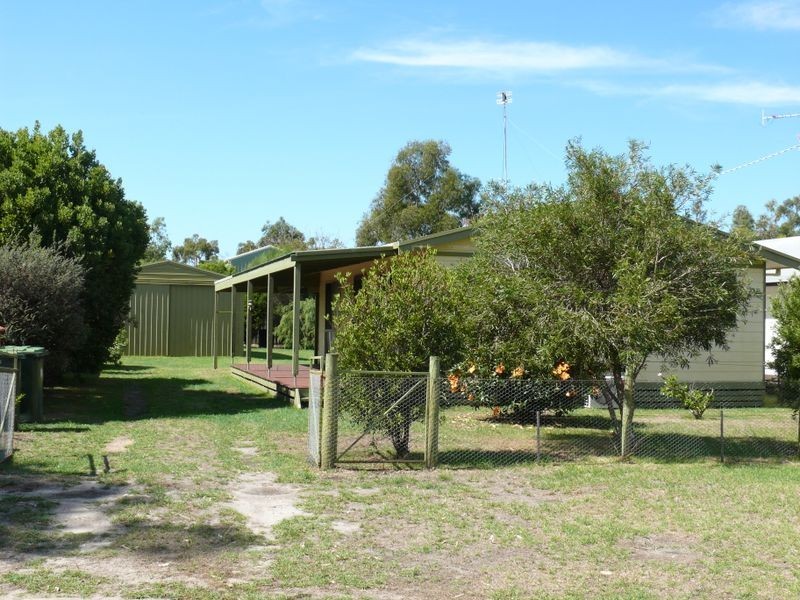 29 Sixth Avenue, Raymond Island VIC 3880
