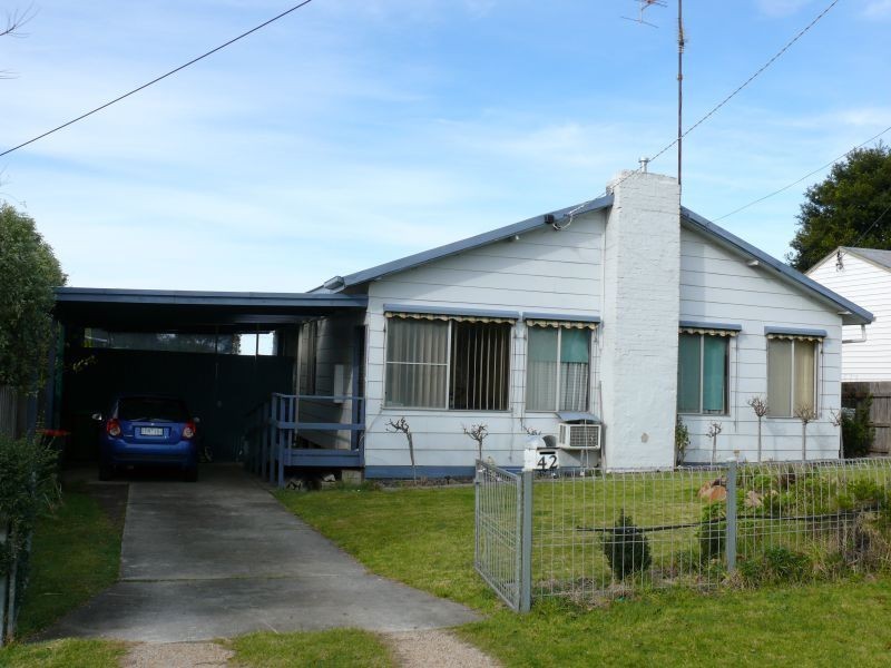 42 Main Road, Paynesville VIC 3880