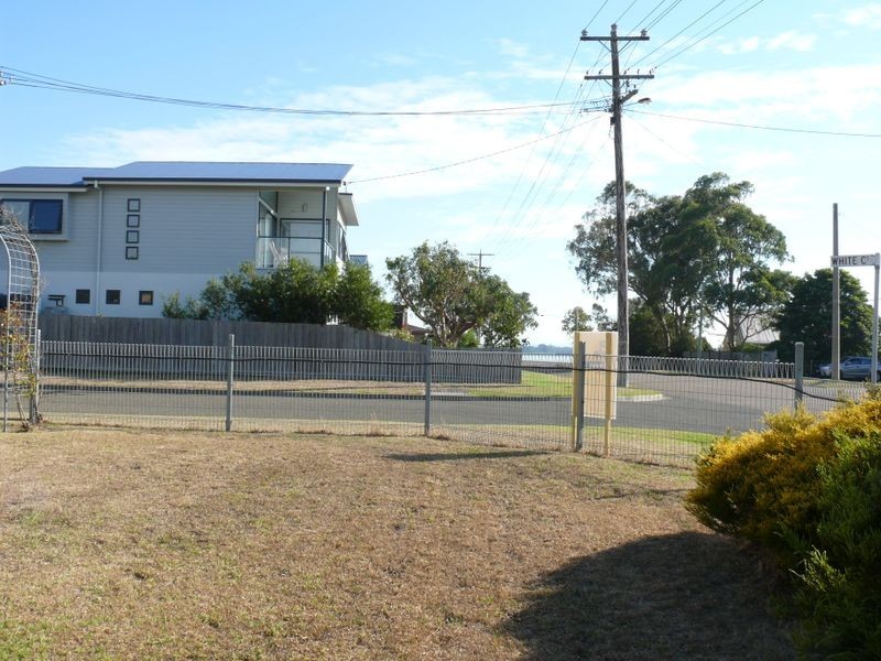 12 Bay Road, Eagle Point VIC 3878