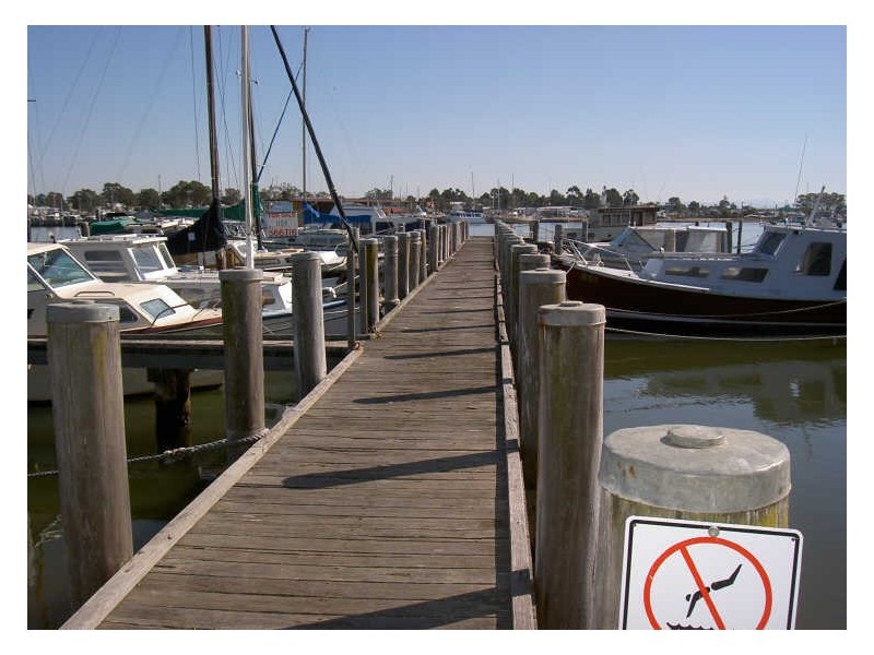 8 Eleventh Parade, Raymond Island VIC 3880