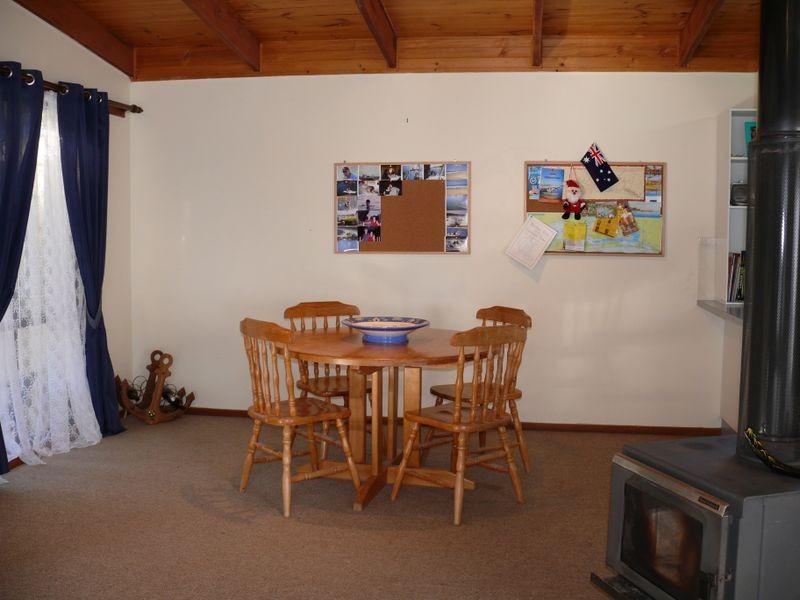 17 Currawong Close, Raymond Island VIC 3880