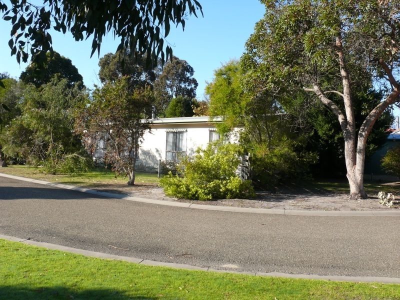 17 Currawong Close, Raymond Island VIC 3880