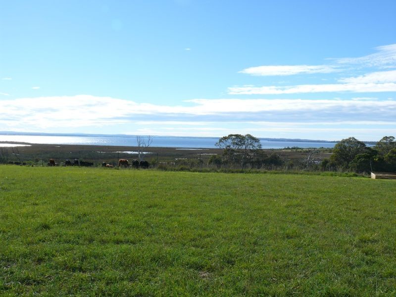 14 Eagle Bay Terrace, Eagle Point VIC 3878