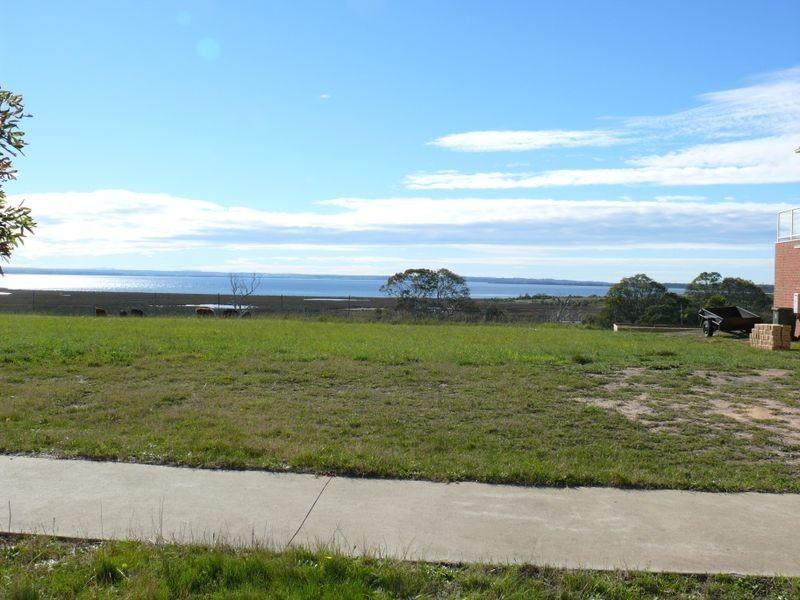 14 Eagle Bay Terrace, Eagle Point VIC 3878