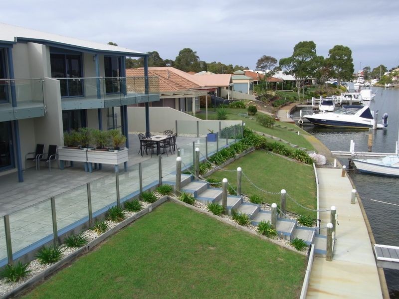 2/9 Windjammer Court, Paynesville VIC 3880