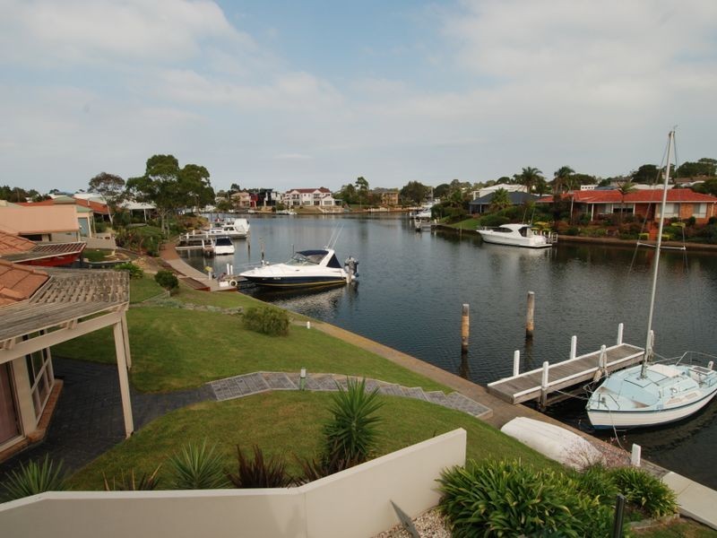 2/9 Windjammer Court, Paynesville VIC 3880