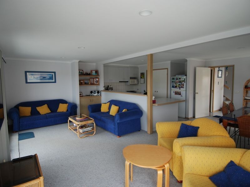 2/9 Windjammer Court, Paynesville VIC 3880