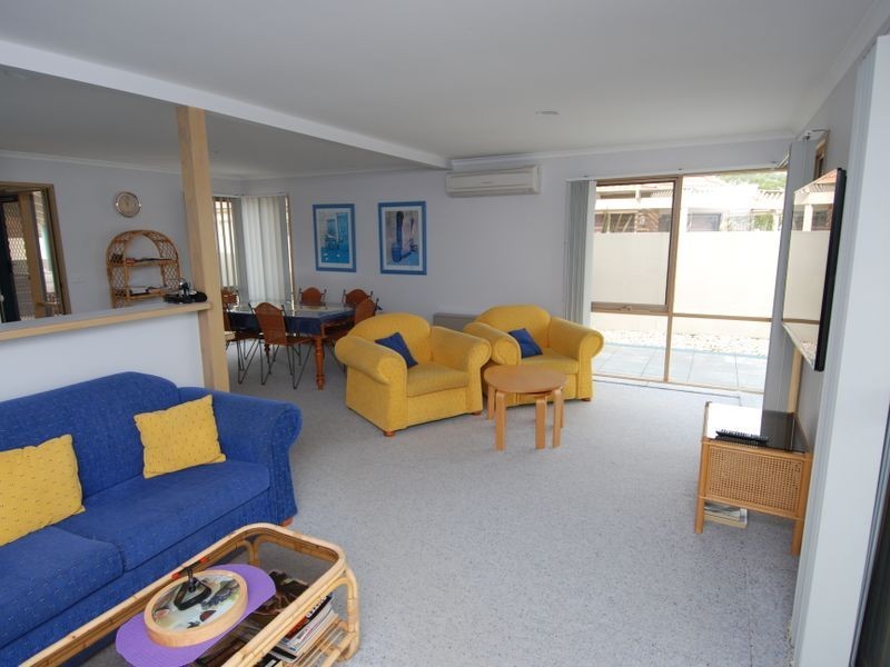 2/9 Windjammer Court, Paynesville VIC 3880