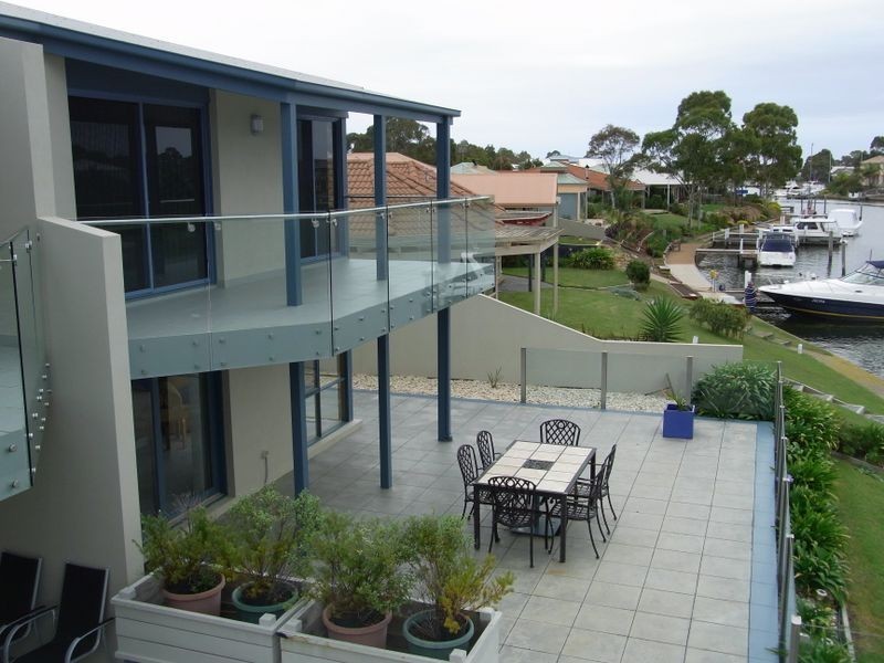 2/9 Windjammer Court, Paynesville VIC 3880
