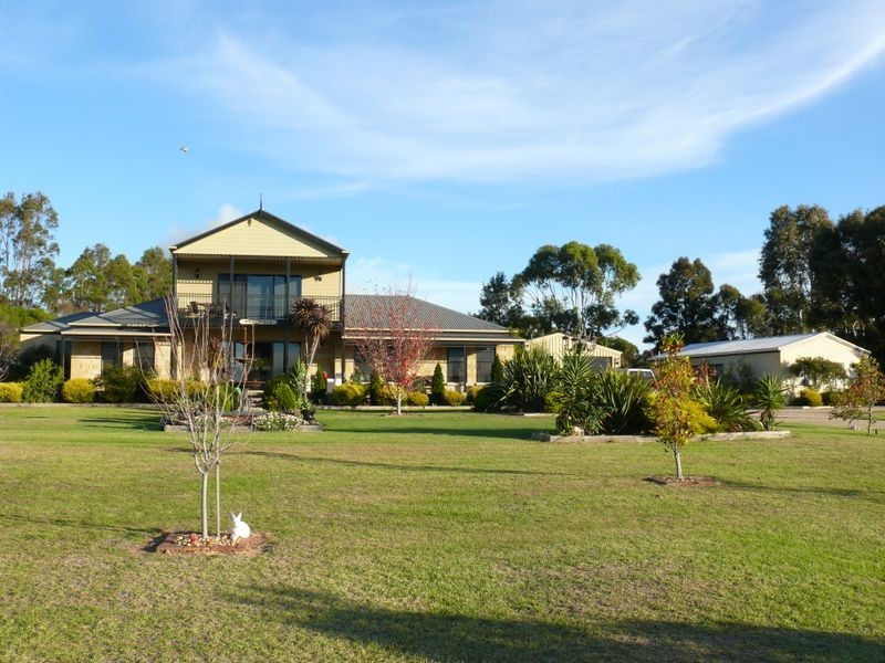 1 Simpsons Drive, Newlands Arm VIC 3875