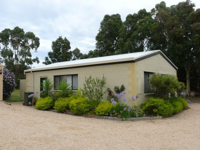 1 Simpsons Drive, Newlands Arm VIC 3875