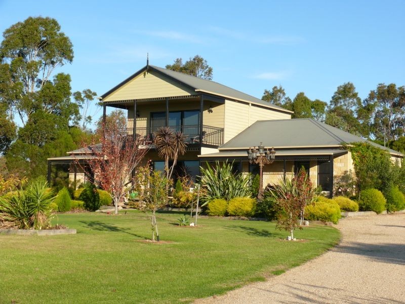 1 Simpsons Drive, Newlands Arm VIC 3875