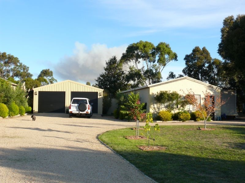 1 Simpsons Drive, Newlands Arm VIC 3875