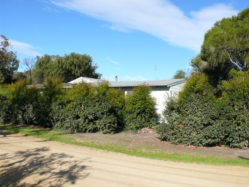83 Twelfth Avenue, Raymond Island VIC 3880