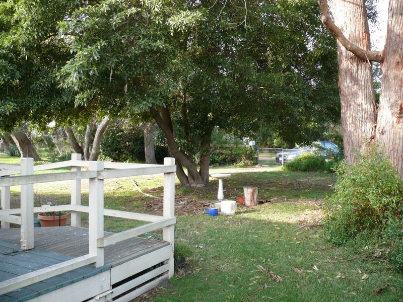 22 Sixth Avenue, Raymond Island VIC 3880