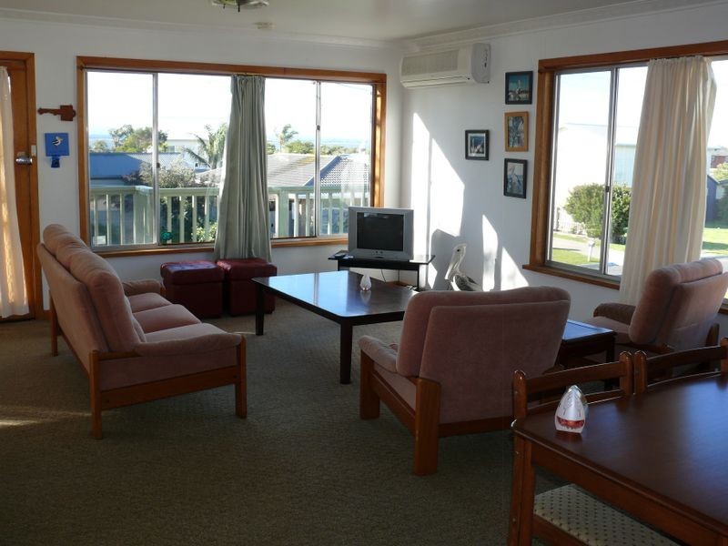 1 & 2/12 McMillan Grove, Paynesville VIC 3880