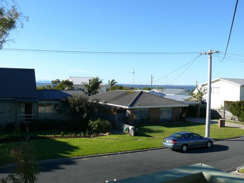 1 & 2/12 McMillan Grove, Paynesville VIC 3880