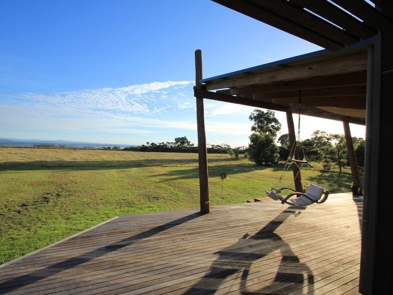 215 Gravelly Point Road, Raymond Island VIC 3880