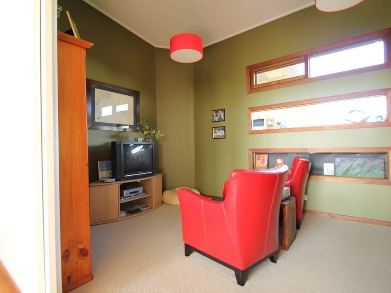 215 Gravelly Point Road, Raymond Island VIC 3880