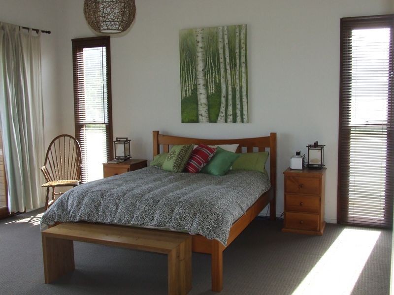 215 Gravelly Point Road, Raymond Island VIC 3880