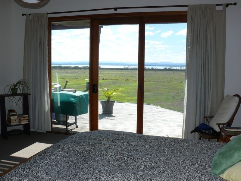 215 Gravelly Point Road, Raymond Island VIC 3880