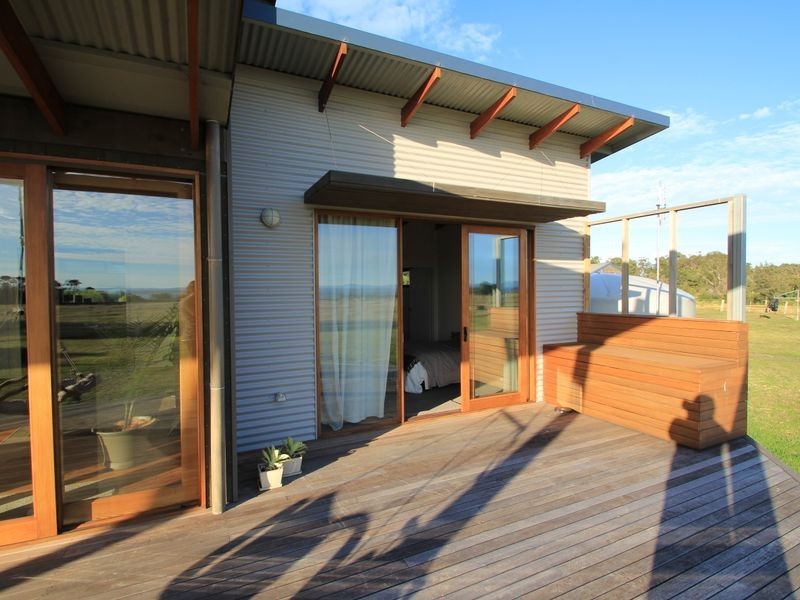 215 Gravelly Point Road, Raymond Island VIC 3880